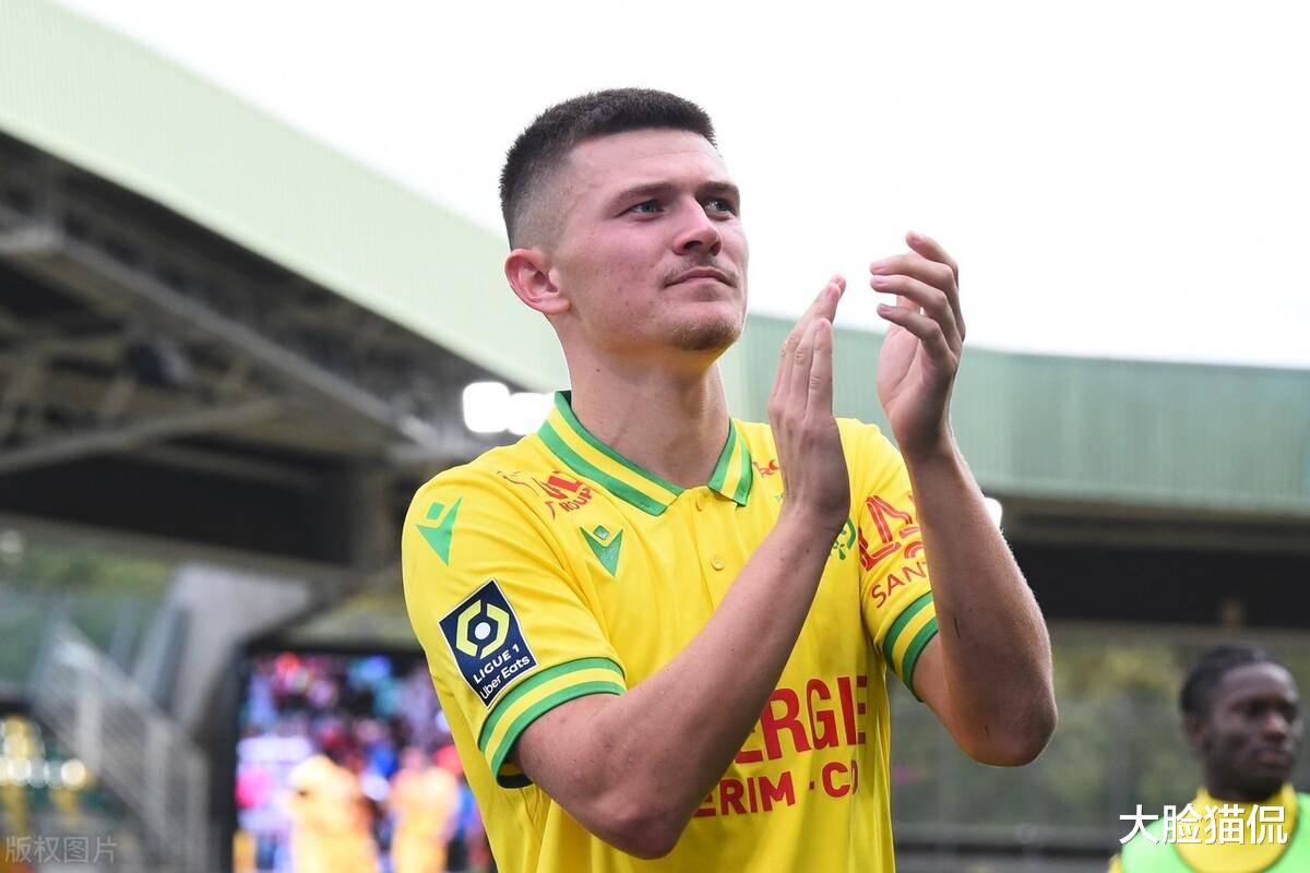 法国杯清晨走向成谜；西汉姆刷新队史纪录；管理层满意；团队化学反应显著的简单介绍