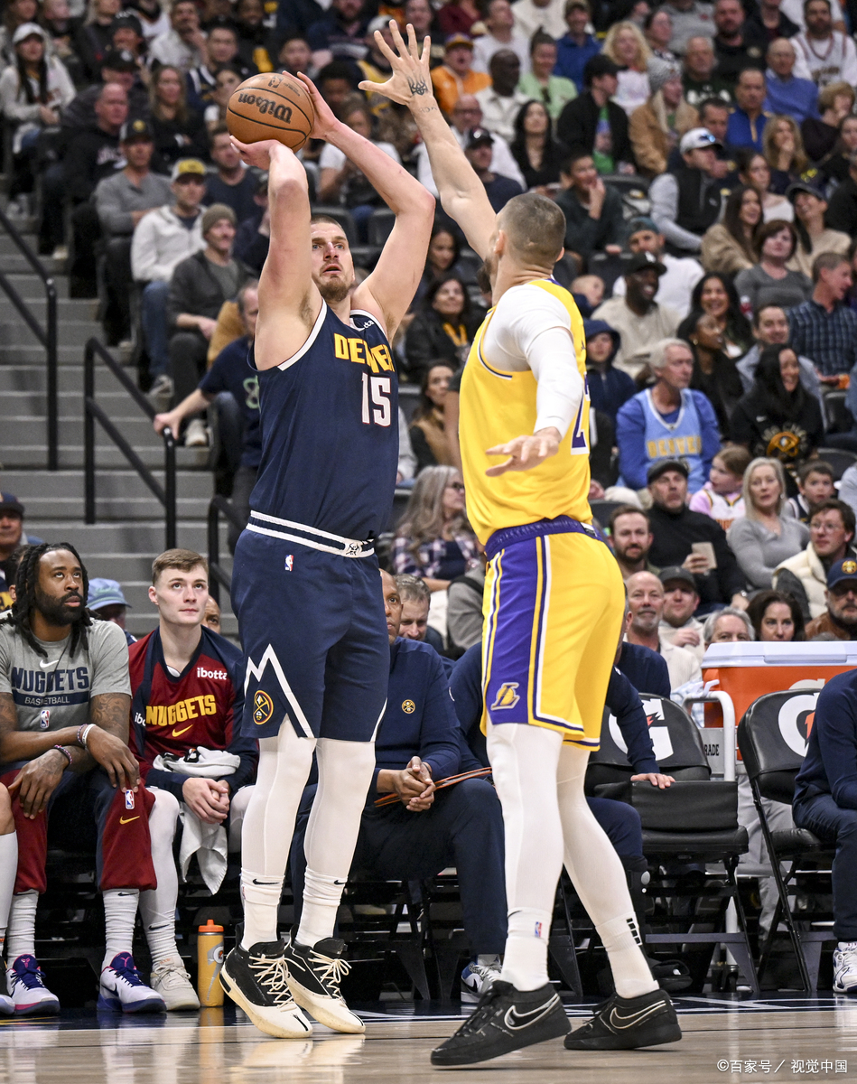 包含赛地聚焦:NBA季后赛集结日热度飙升,克里夫兰骑士战术微调,赛场秩序良好,球探报告显示潜力的词条 包含赛地聚焦:NBA季后赛集结日热度飙升,克里夫兰骑士战术微调,赛场秩序良好,球探报告显示潜力的词条