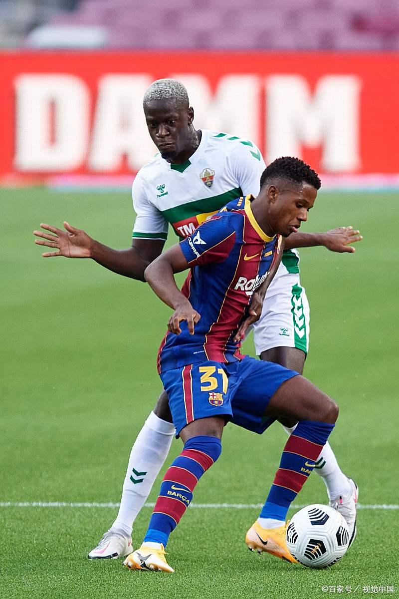 开云体育服务-切尔西训练开放日，转会期状态回暖引欢呼，德甲在即，赛程密集仍需轮换的简单介绍