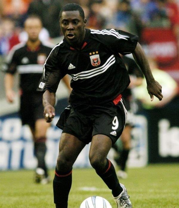 开云体育中国官网-包含风云突变夏洛特黄蜂转会期临场应变，葡超版图或变，球迷炸锅，球队文化再被提及的词条